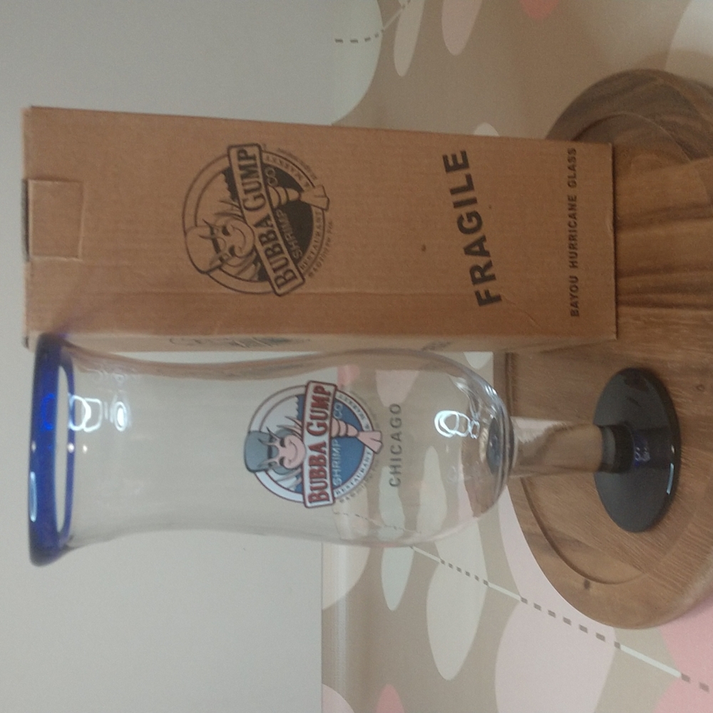 Bubba Gump Shrimp Co. Glass Chicago.
